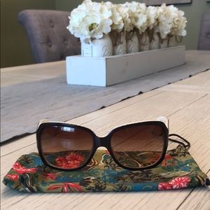 Coach “Tasha” Sunglasses 😎